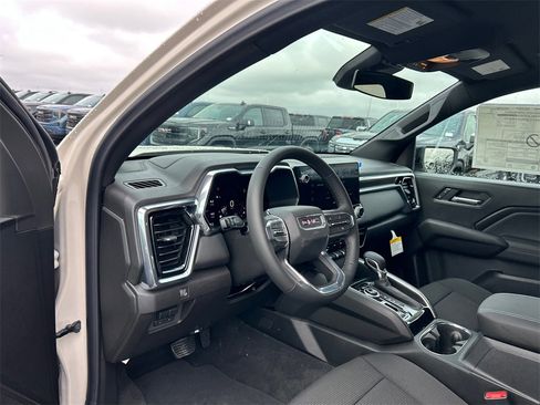 New 2026 GMC Canyon Elevation image 16