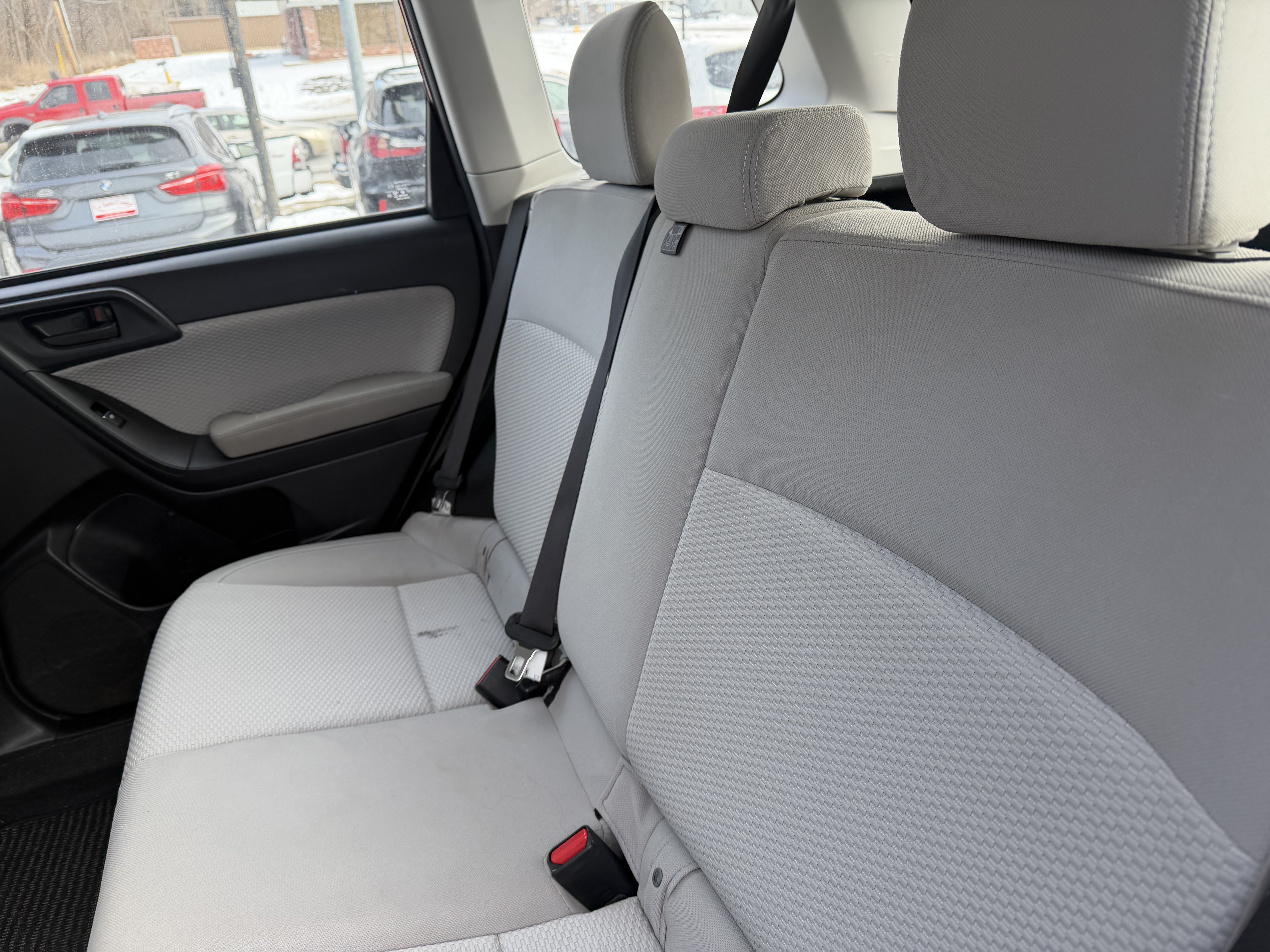 Used 2017 Subaru Forester 2.5i AWD/4WD image 11