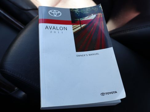 Used 2011 Toyota Avalon Limited FWD image 30