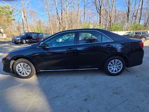 Used 2012 Toyota Camry image 6
