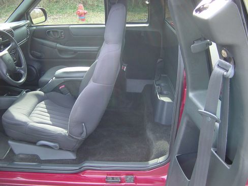 Used 2003 Chevrolet S10 Pickup image 6