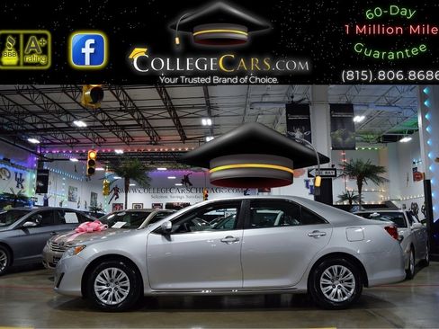 Used 2013 Toyota Camry LE image 1