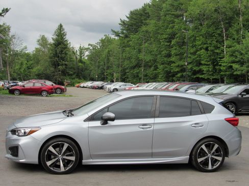 Used 2017 Subaru Impreza 2.0i Sport Hatchback AWD/4WD image 5