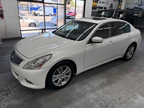 Used 2013 INFINITI G37 Sedan RWD image 11