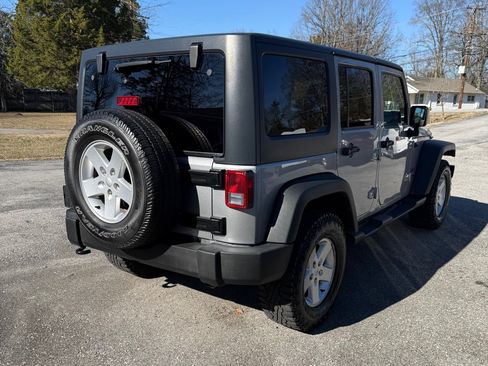 Used 2018 Jeep Wrangler Unlimited Sport image 3