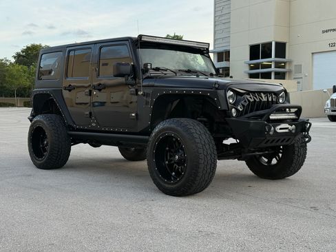 Used 2015 Jeep Wrangler 4WD Unlimited Sport image 11