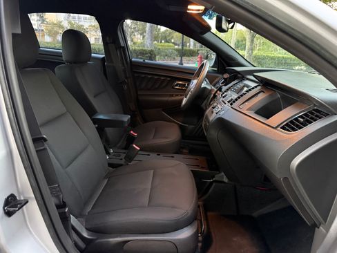 Used 2016 Ford Taurus image 15