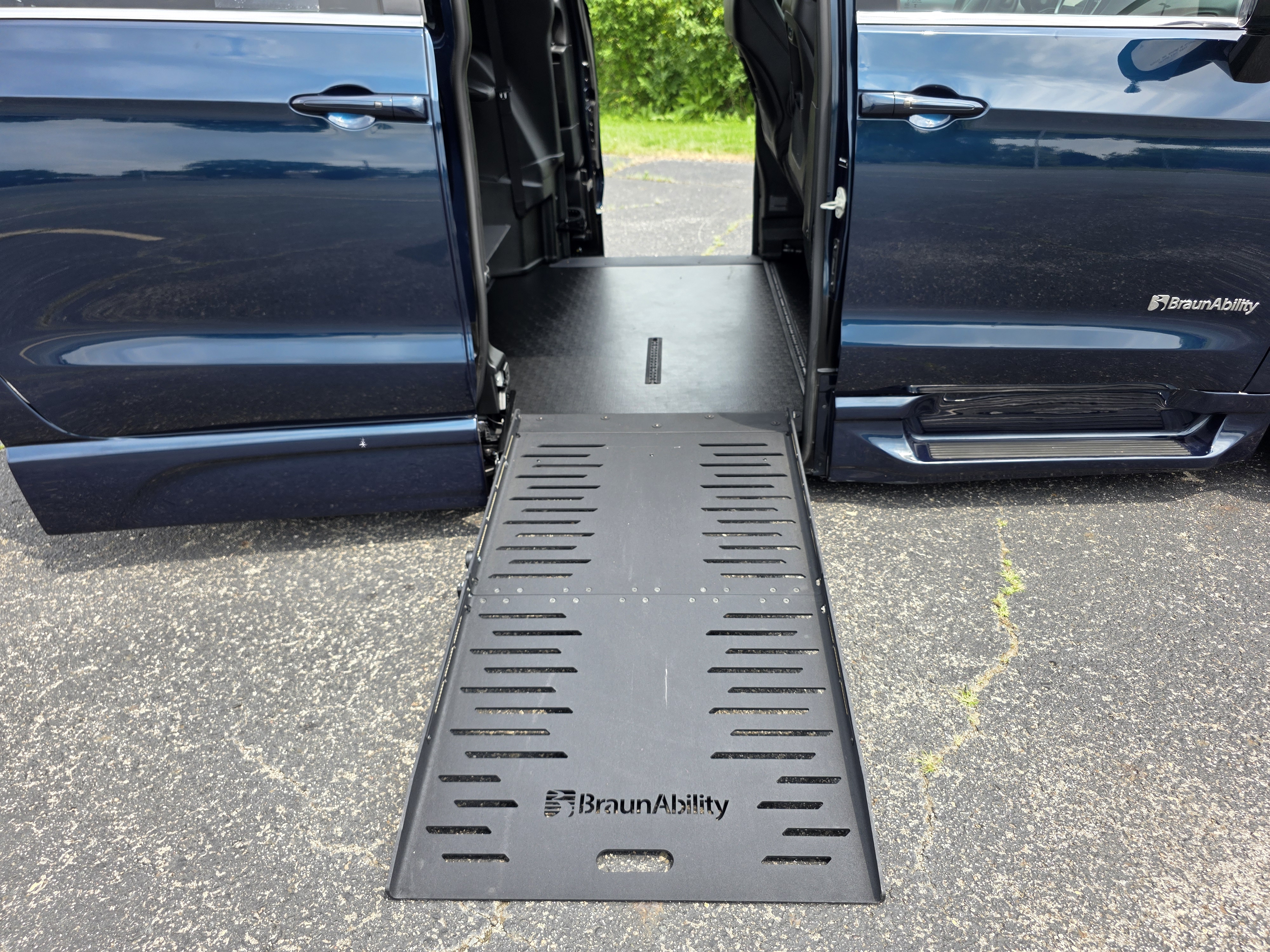 Used 2025 Chrysler Pacifica Select FWD image 20