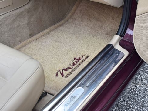 Used 2000 MAZDA MX-5 Miata Special Edition image 36