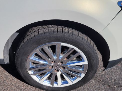 Used 2013 Lincoln MKX image 19