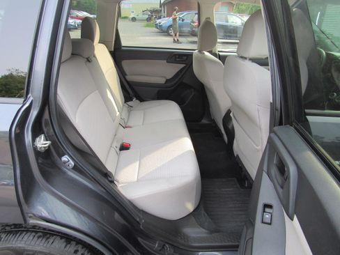 Used 2016 Subaru Forester 2.5i Premium AWD/4WD image 18