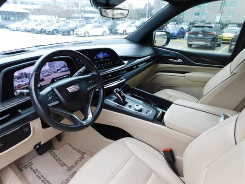 Used 2021 Cadillac Escalade ESV Premium Luxury image 11
