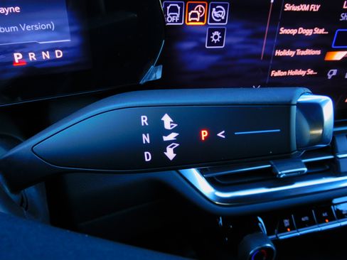 New 2026 Chevrolet Equinox EV LT image 31