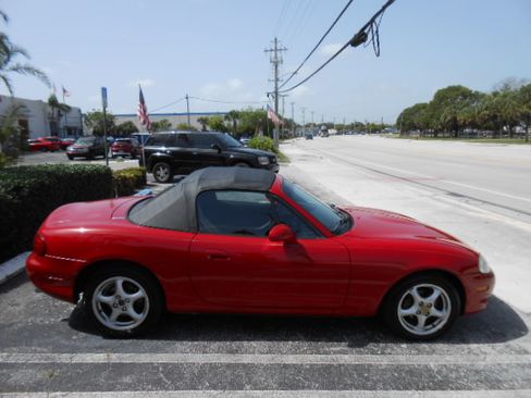 Used 2002 MAZDA MX-5 Miata RWD image 7
