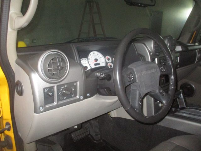 Used 2003 HUMMER H2 Sport Utility 4D AWD/4WD image 14