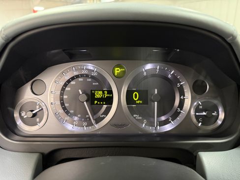 Used 2005 Aston Martin DB9 RWD image 30