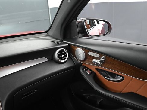 Used 2020 Mercedes-Benz GLC 300 image 21