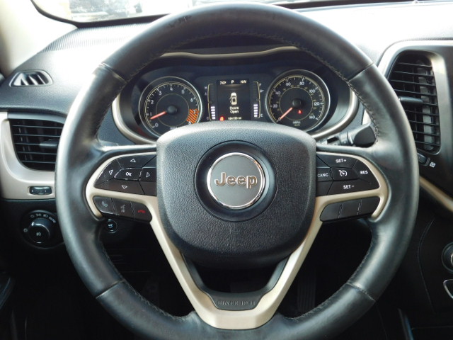 Used 2014 Jeep Cherokee 4WD Latitude image 17