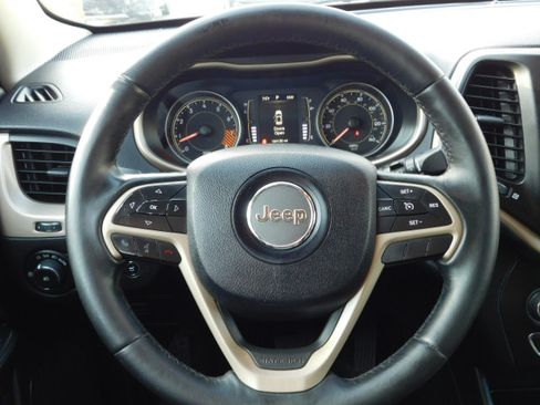 Used 2014 Jeep Cherokee Latitude image 17