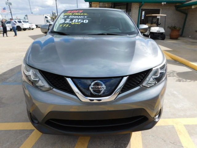 Used 2019 Nissan Rogue Sport S FWD image 3