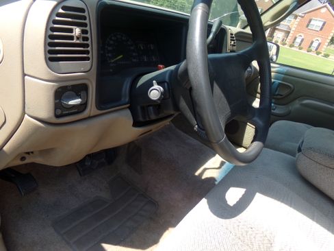 Used 1997 GMC Yukon 4WD 4-Door image 9