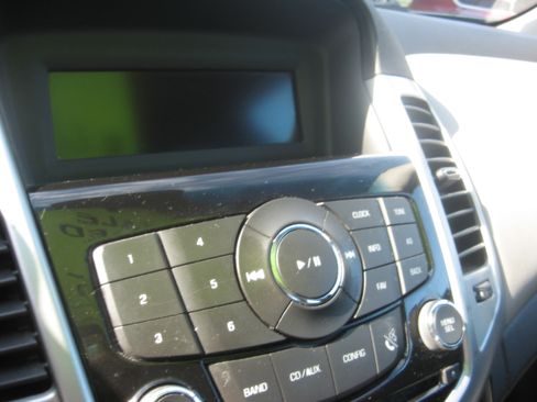 Used 2014 Chevrolet Cruze LT image 11