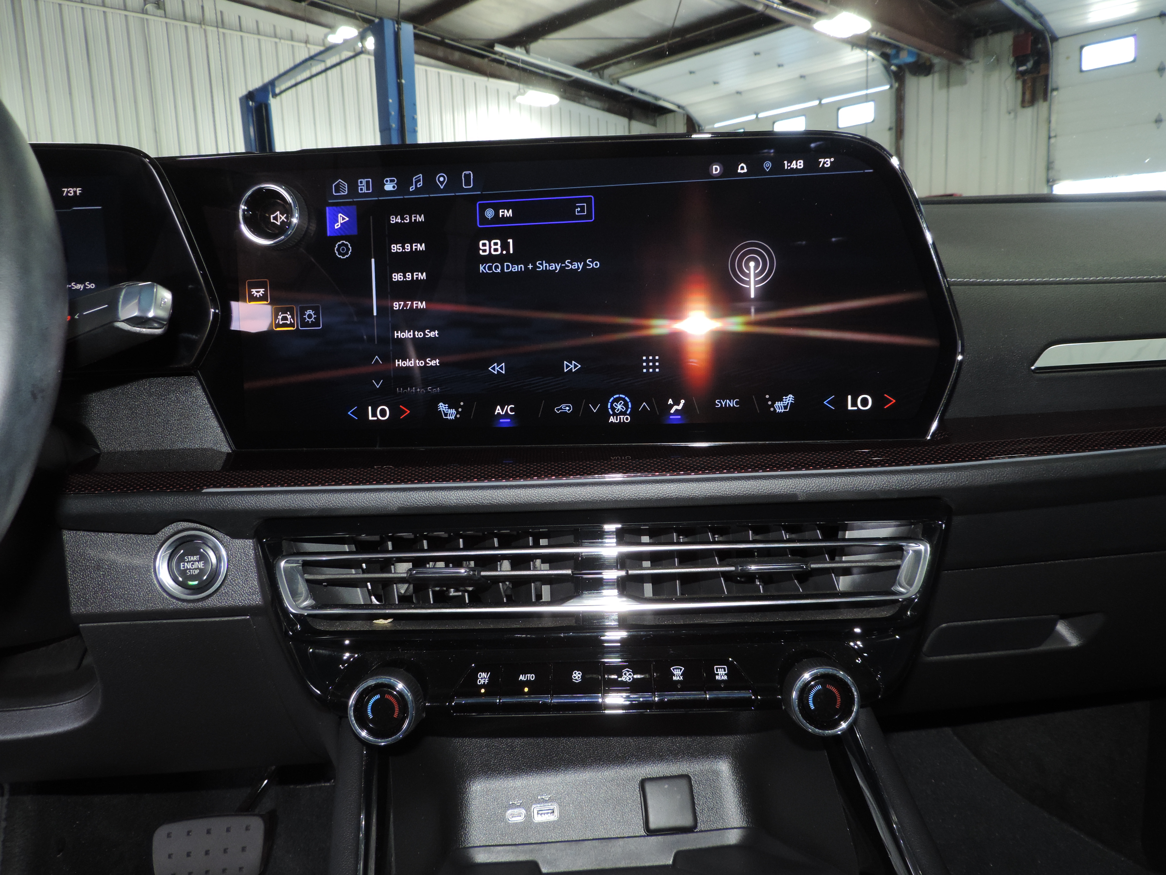 Used 2026 Chevrolet Traverse AWD Z71 image 39