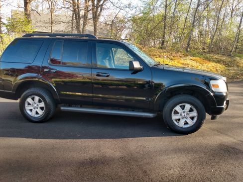 Used 2010 Ford Explorer XLT image 5