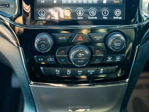 Used 2020 Jeep Grand Cherokee Altitude image 14