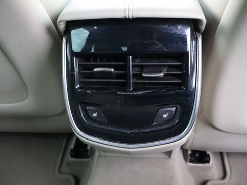 Used 2014 Cadillac XTS Luxury image 15