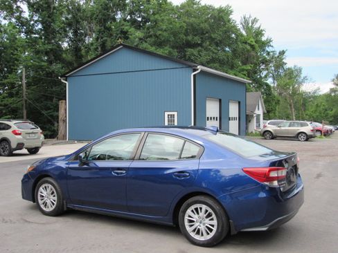 Used 2017 Subaru Impreza 2.0i Premium Sedan AWD/4WD image 4