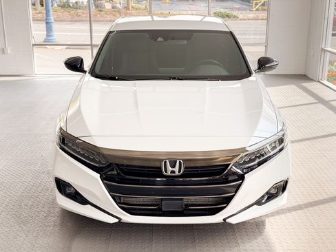 Used 2021 Honda Accord Sport image 2