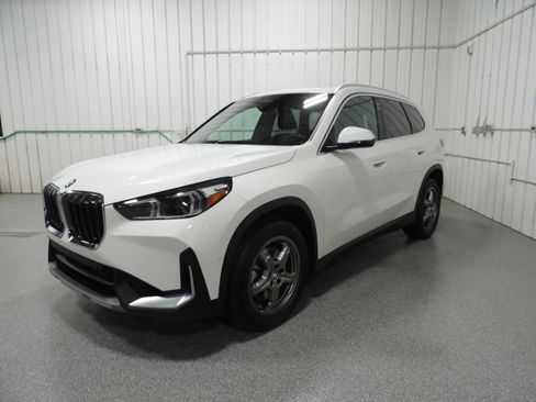 Used 2023 BMW X1 xDrive28i image 2