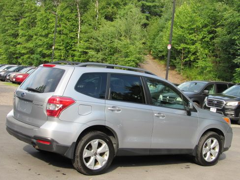Used 2015 Subaru Forester 2.5i Premium AWD/4WD image 2