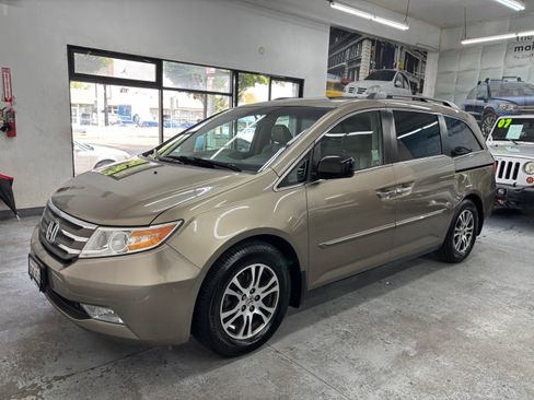 Used 2011 Honda Odyssey EX-L image 10