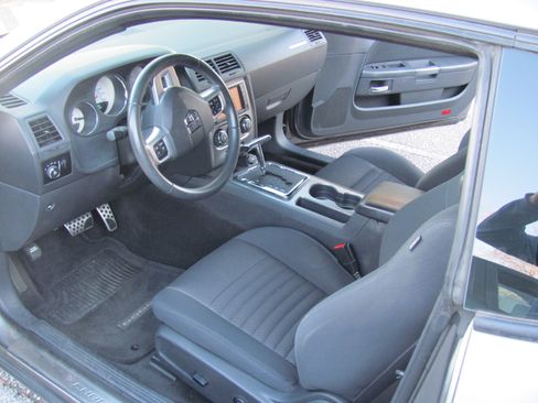 Used 2012 Dodge Challenger R/T image 7