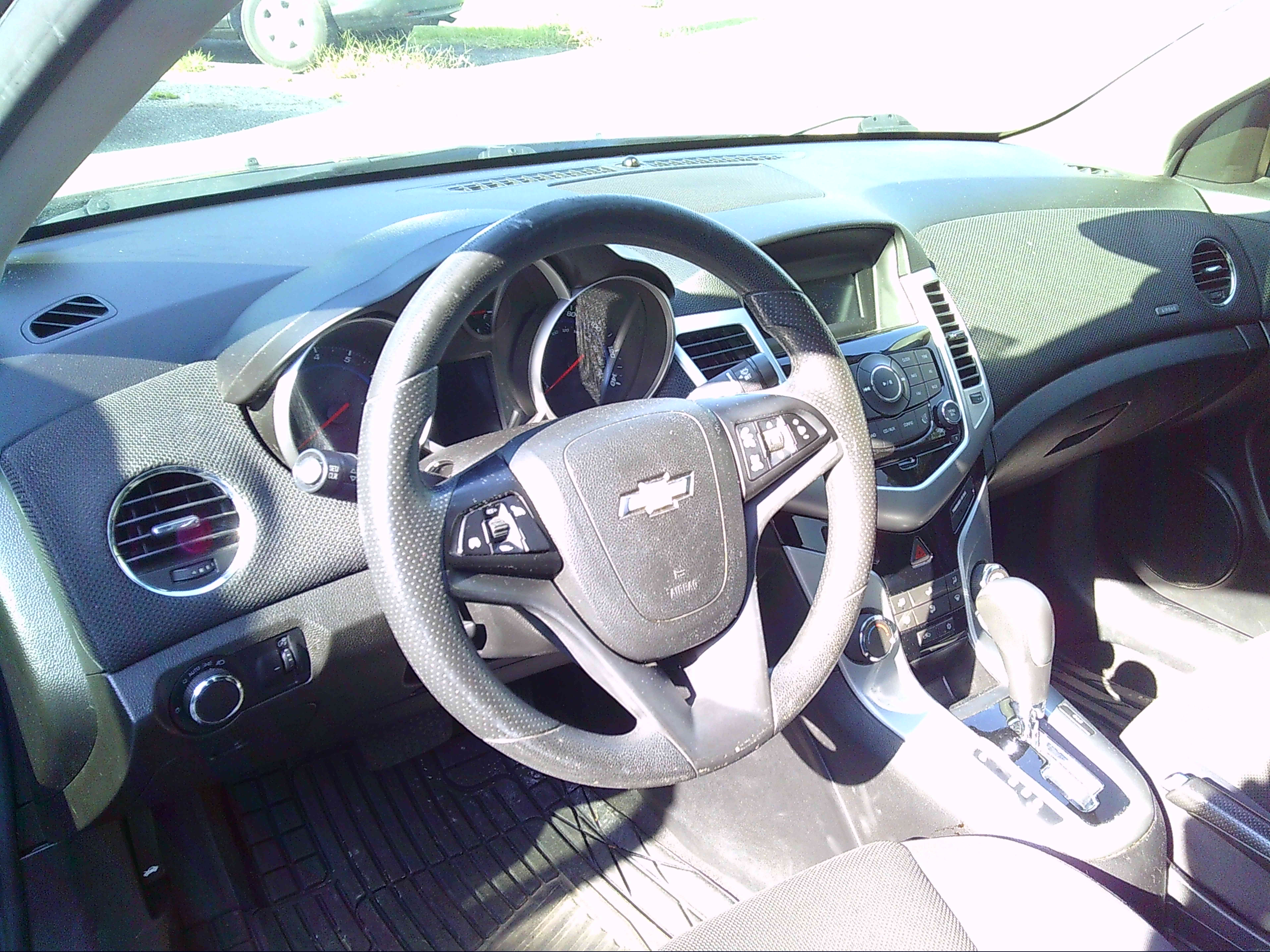 Used 2015 Chevrolet Cruze LT FWD image 10
