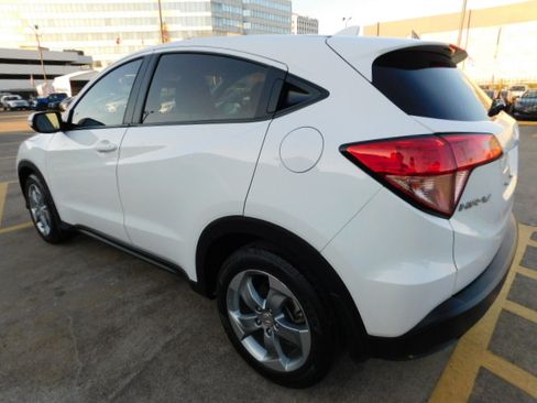 Used 2017 Honda HR-V EX image 5