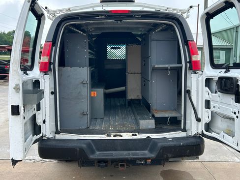 Used 2014 Chevrolet Express 2500 image 15