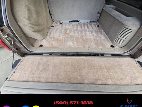 Used 1996 GMC Suburban image 17