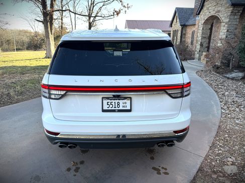 Used 2020 Lincoln Aviator Reserve image 4