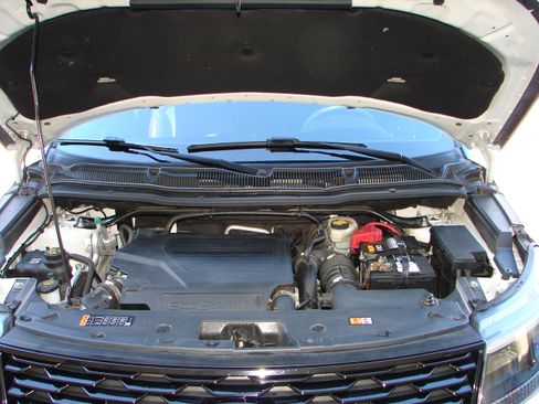 Used 2019 Ford Explorer Sport image 18