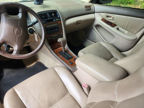 Used 2000 Lexus ES 300 image 10