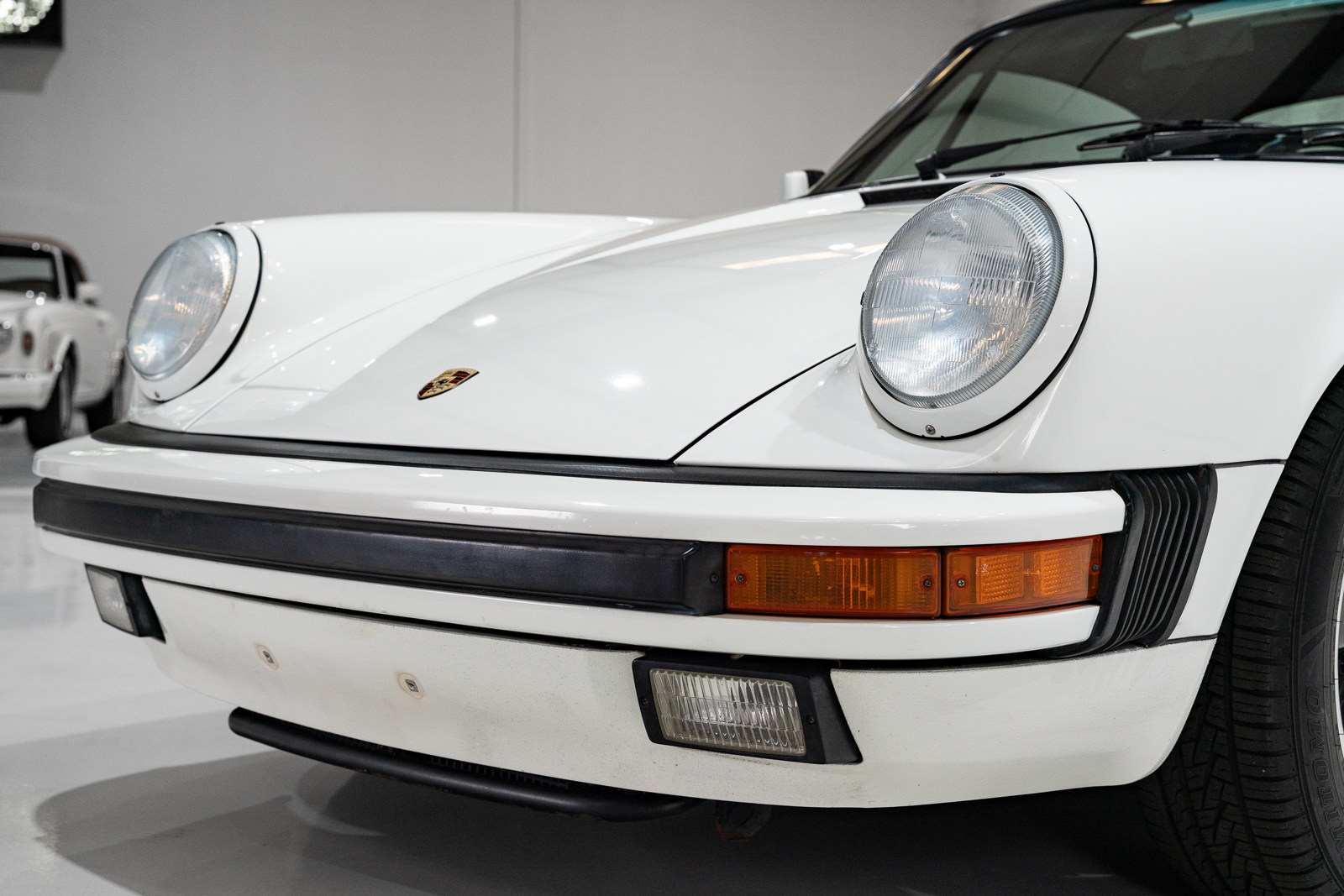 Used 1987 Porsche 911 Carrera Coupe RWD image 34