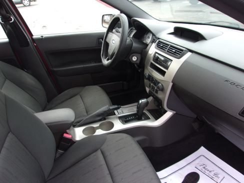 Used 2009 Ford Focus SE image 4