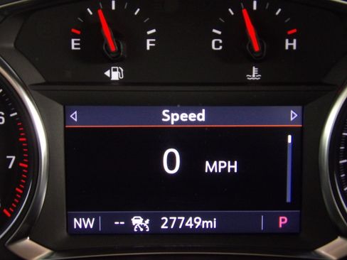 Used 2024 Chevrolet Blazer FWD LT w/ 2LT image 32