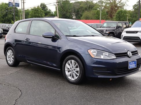 Used 2015 Volkswagen Golf 2-Door FWD image 10
