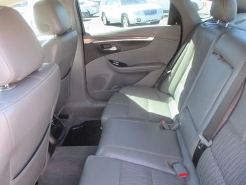 Used 2016 Chevrolet Impala LT image 8