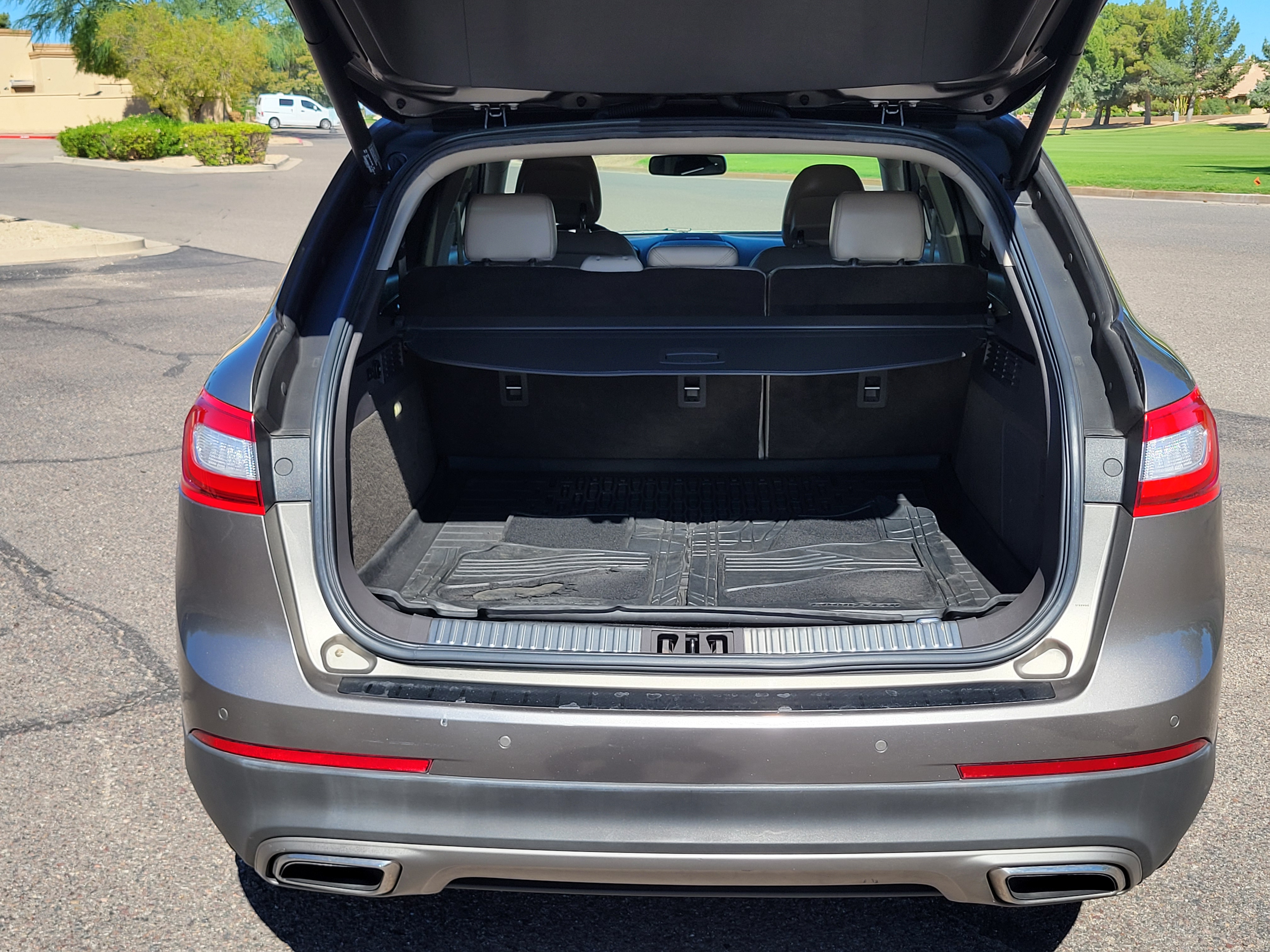 Used 2017 Lincoln MKX FWD Reserve image 14