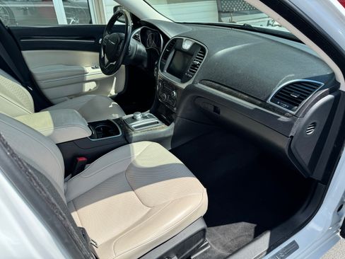Used 2015 Chrysler 300 C image 13